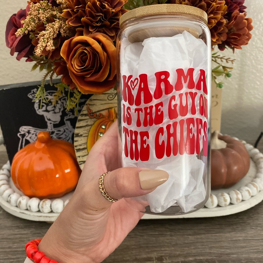 COPY - *NEW* Karma is the guy on the Chiefs glass can! Taylor Swift, Travis Kel…